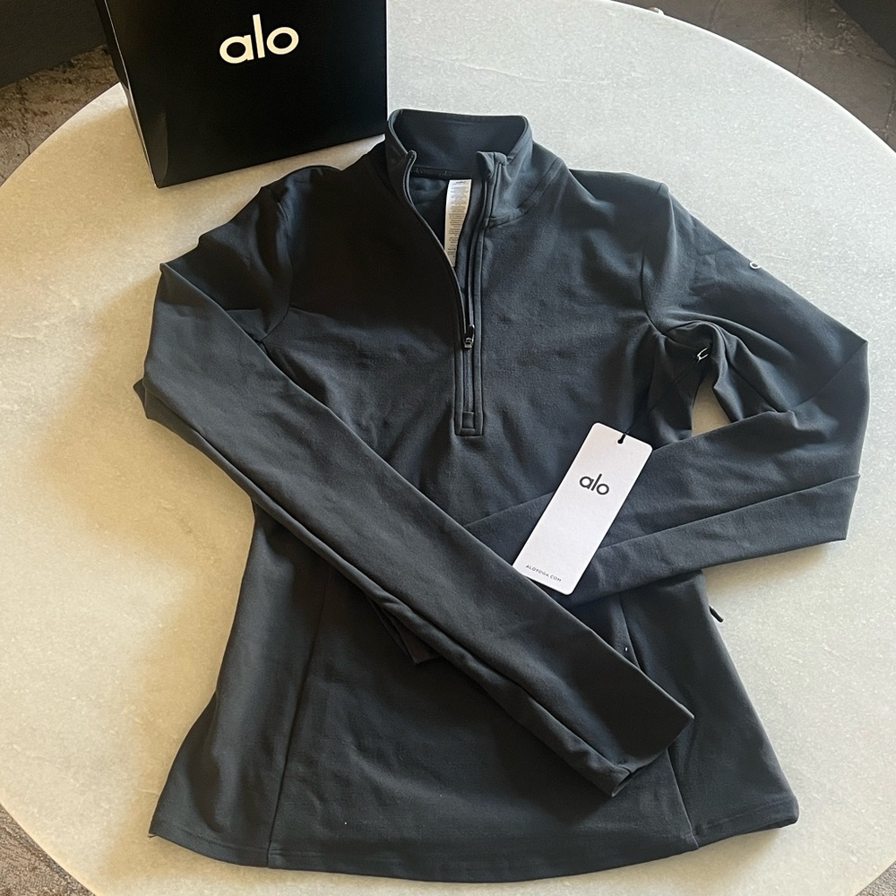ALO Yoga Women's Anthracite Half-Zip Pullover